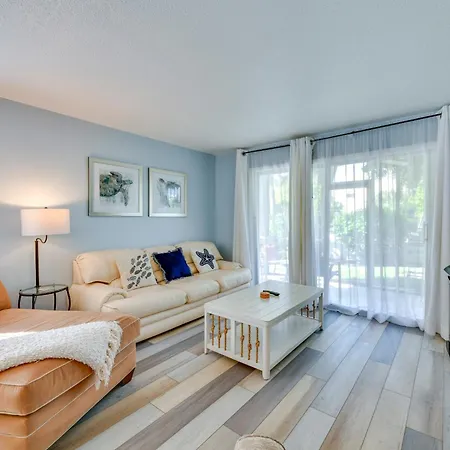 Tropical Sarasota Condo Less Than 1 Mile To Beach!
